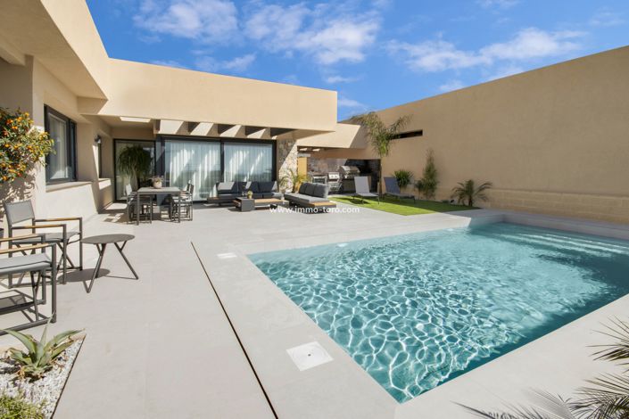 Image No.10-4 Bed Villa for sale