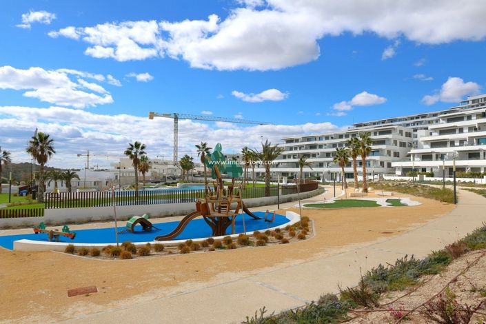 Image No.33-3 Bed Apartment for sale
