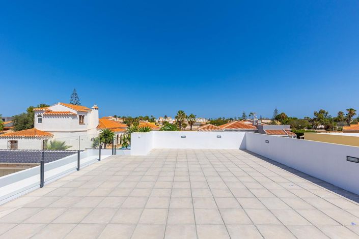 Image No.12-3 Bed Villa for sale