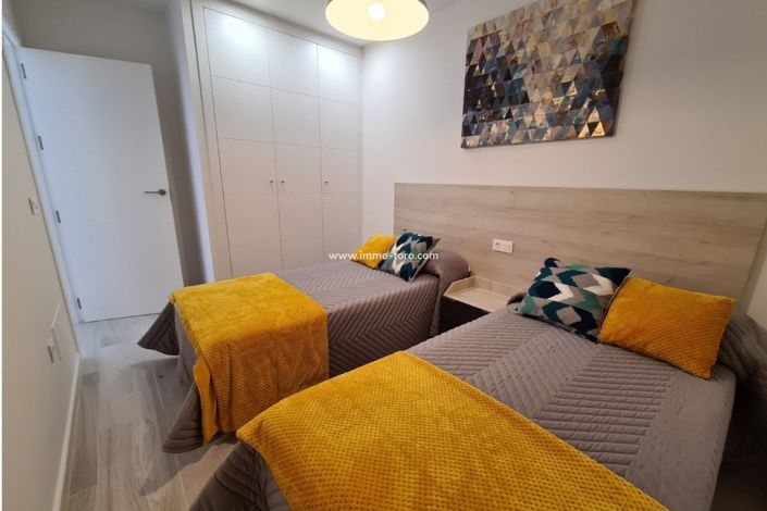 Image No.5-3 Bed Property for sale