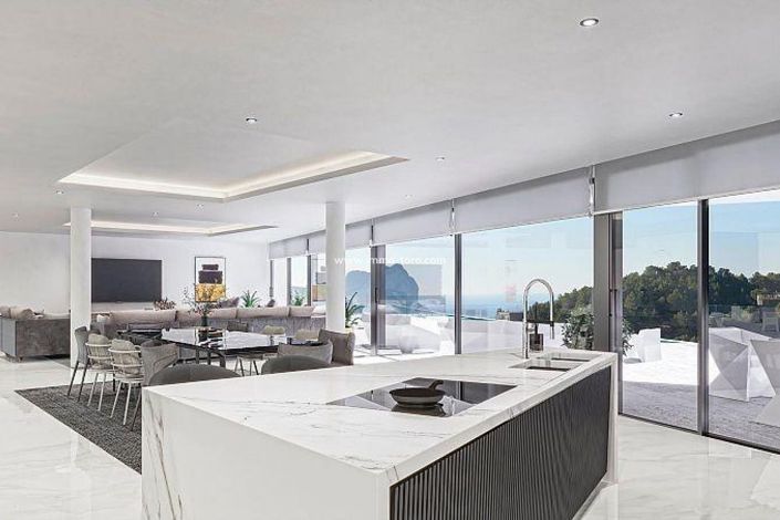 Image No.4-4 Bed Villa for sale