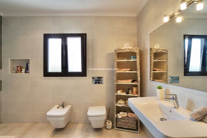 Image No.29-3 Bed Villa for sale
