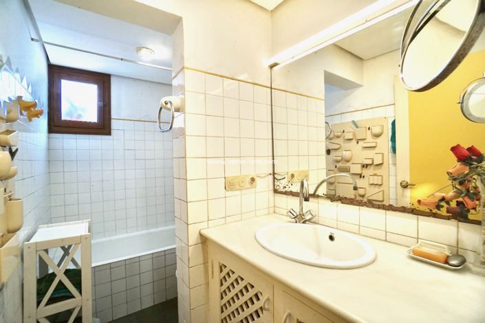 Image No.19-4 Bed Apartment for sale