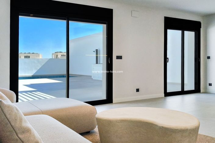 Image No.17-5 Bed Villa for sale