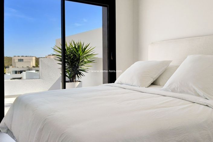 Image No.30-5 Bed Villa for sale