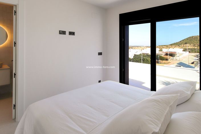 Image No.34-5 Bed Villa for sale