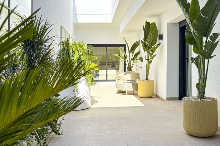 Image No.8-4 Bed Villa for sale
