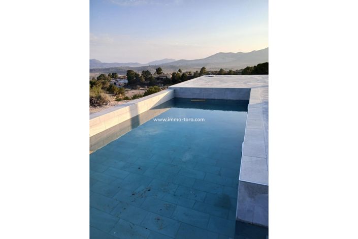Image No.8-4 Bed Villa for sale