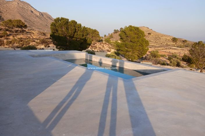 Image No.9-4 Bed Villa for sale