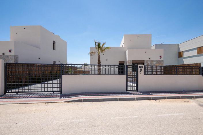 Image No.18-3 Bed Villa for sale