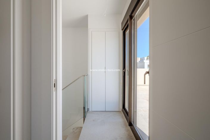 Image No.20-3 Bed Villa for sale