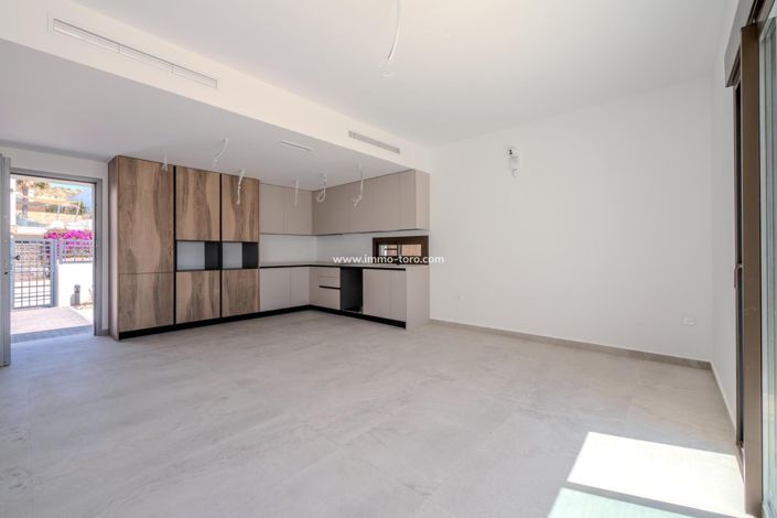 Image No.8-3 Bed Villa for sale