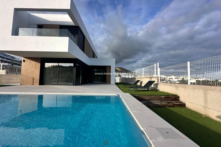 Image No.2-3 Bed Villa for sale
