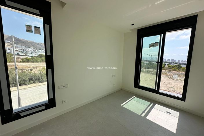 Image No.9-3 Bed Villa for sale