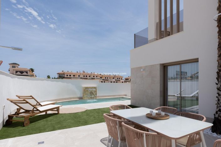 Image No.27-3 Bed Villa for sale
