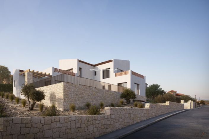 Image No.2-3 Bed Villa for sale