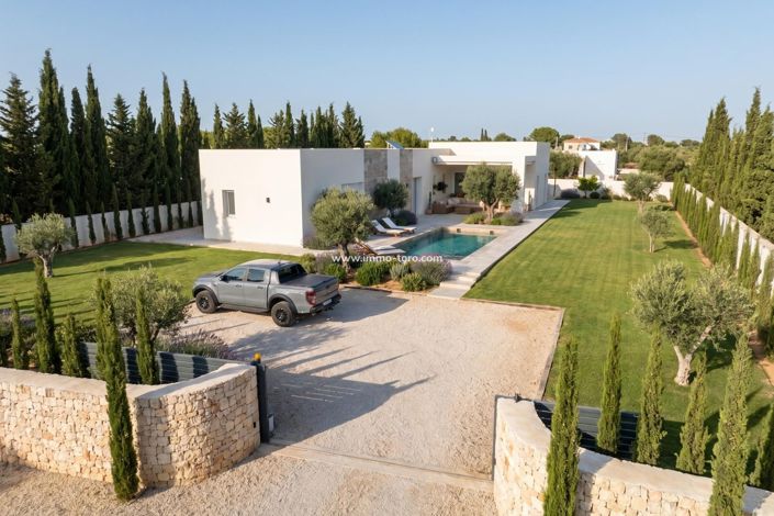 Image No.2-3 Bed Villa for sale