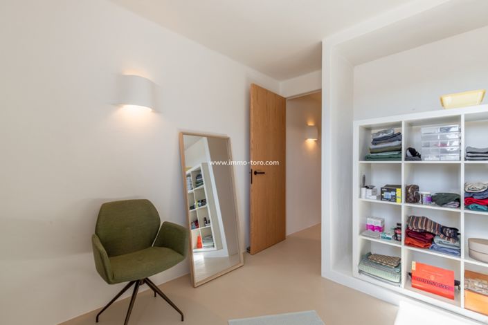 Image No.30-3 Bed Property for sale