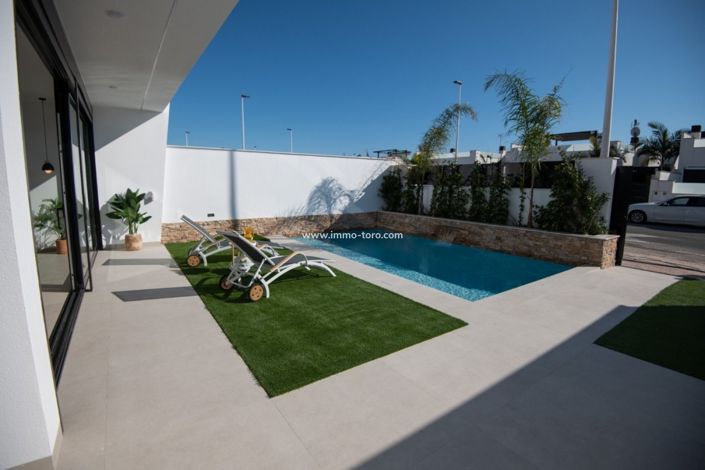 Image No.29-3 Bed Property for sale