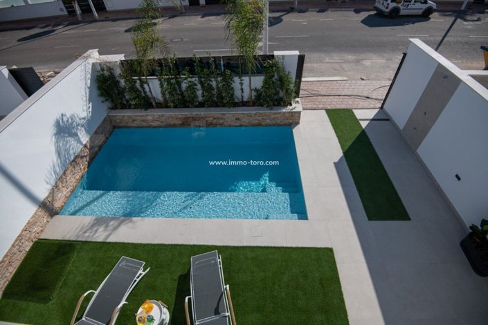 Image No.30-3 Bed Property for sale