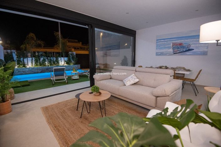 Image No.32-3 Bed Property for sale