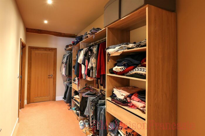 Image No.26-5 Bed House for sale