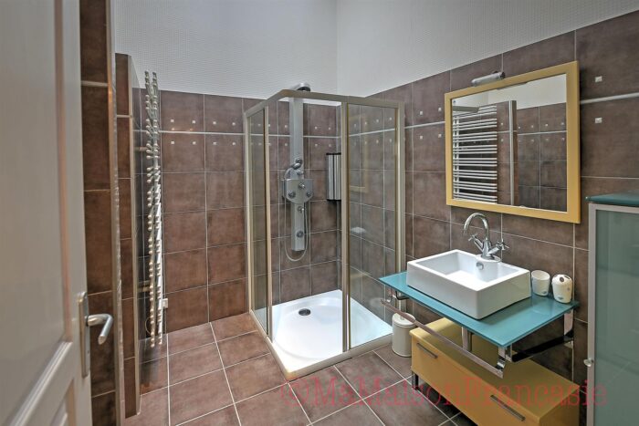 Image No.33-5 Bed House for sale