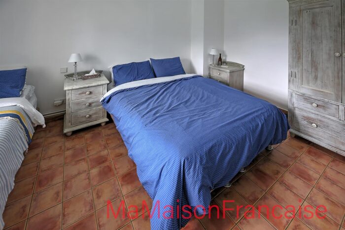 Image No.12-2 Bed Apartment for sale