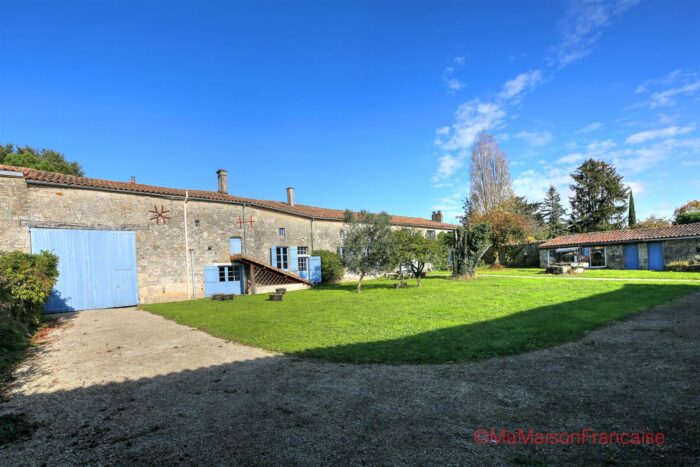 Image No.1-6 Bed House for sale