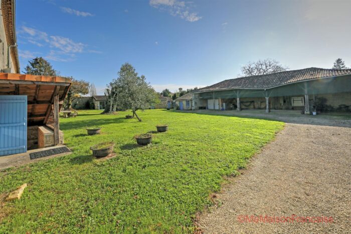 Image No.6-6 Bed House for sale