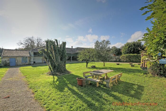 Image No.9-6 Bed House for sale