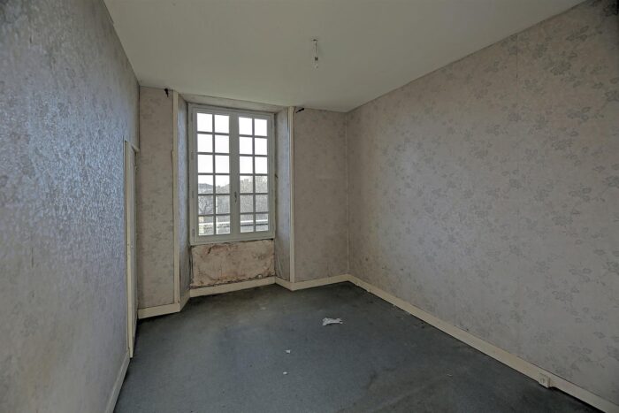 Image No.20-5 Bed House for sale