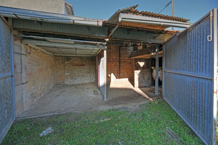 Image No.26-5 Bed House for sale