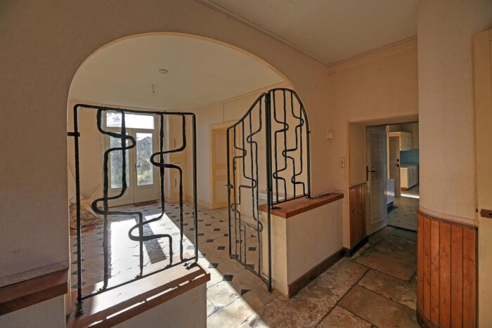 Image No.7-5 Bed House for sale