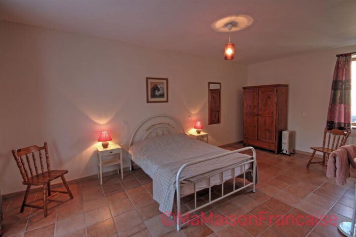 Image No.15-14 Bed House for sale