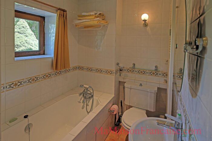 Image No.10-2 Bed Bungalow for sale