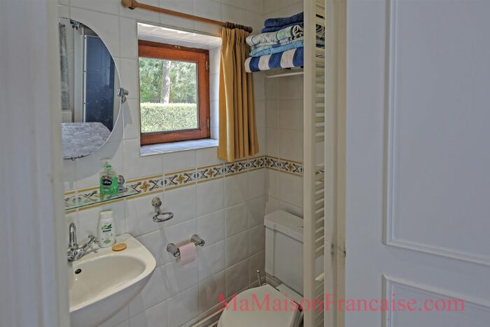 Image No.12-2 Bed Bungalow for sale