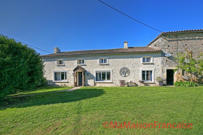 Image No.1-Maison de 6 chambres à vendre à Deux-Sevres