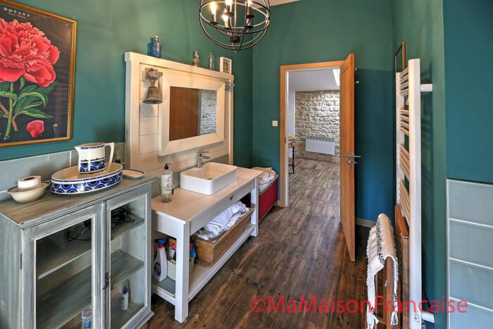 Image No.16-6 Bed House for sale