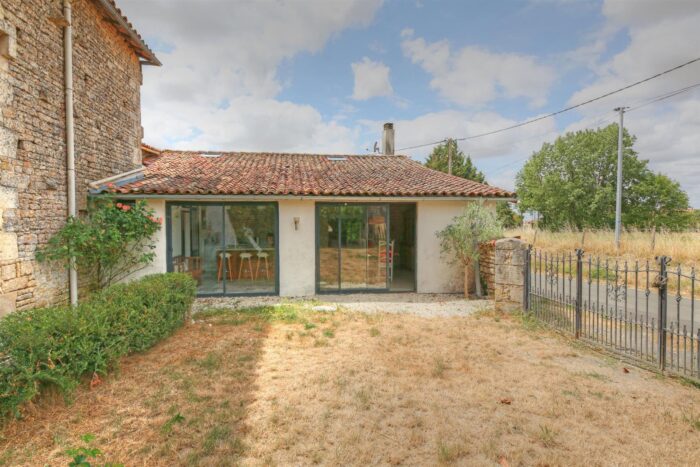 Image No.17-6 Bed House for sale