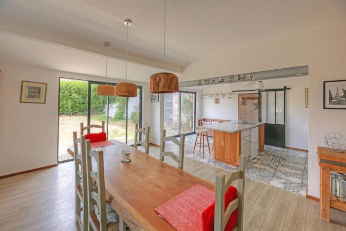 Image No.27-6 Bed House for sale