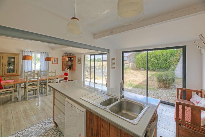 Image No.28-6 Bed House for sale