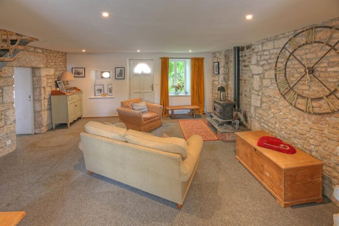 Image No.31-6 Bed House for sale