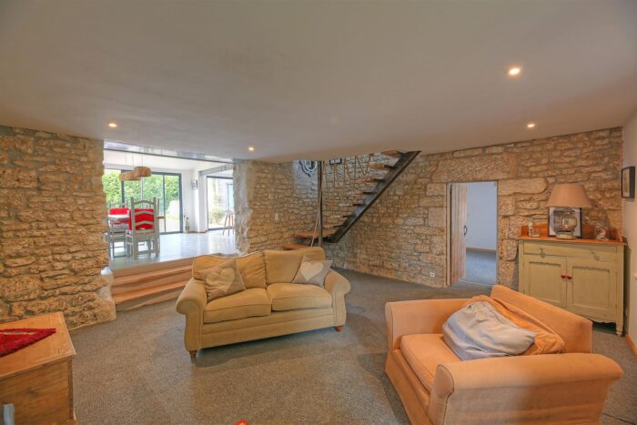 Image No.33-6 Bed House for sale