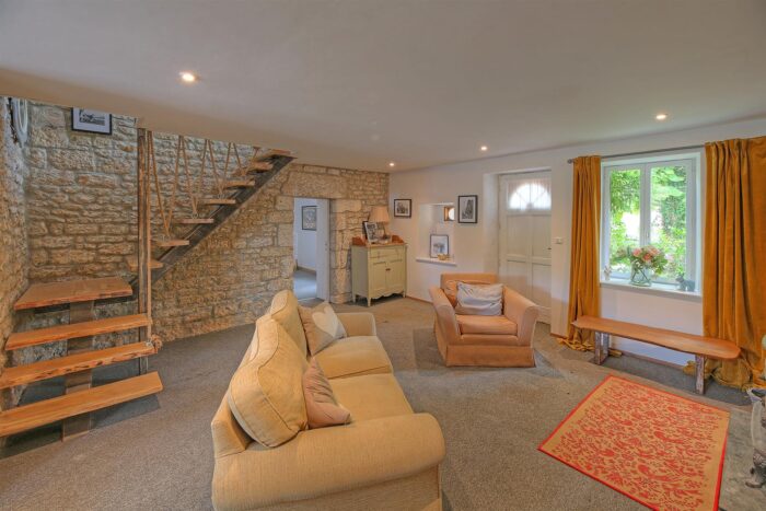 Image No.34-6 Bed House for sale