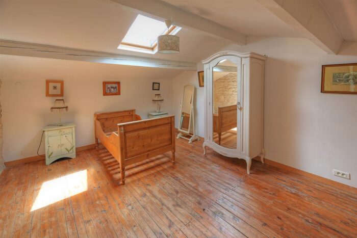 Image No.39-6 Bed House for sale