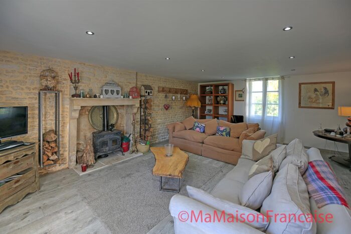 Image No.5-6 Bed House for sale