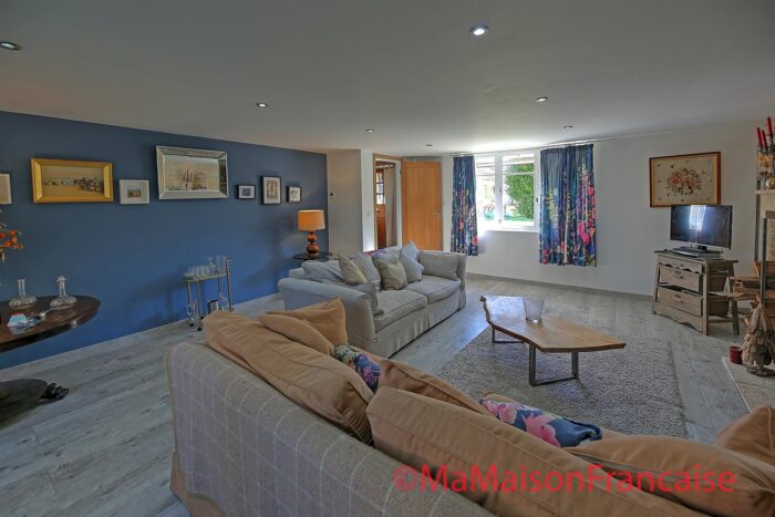 Image No.5-6 Bed House for sale