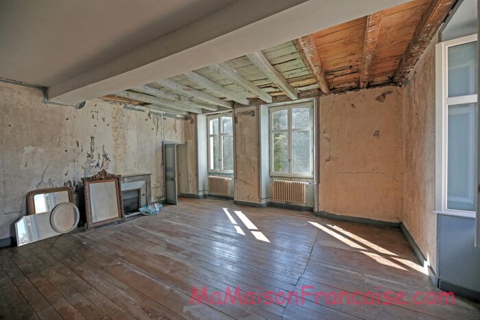 Image No.18-6 Bed House for sale