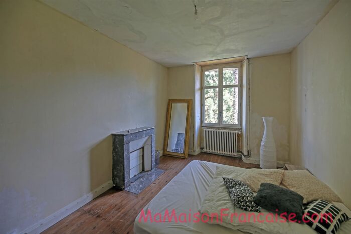 Image No.19-6 Bed House for sale